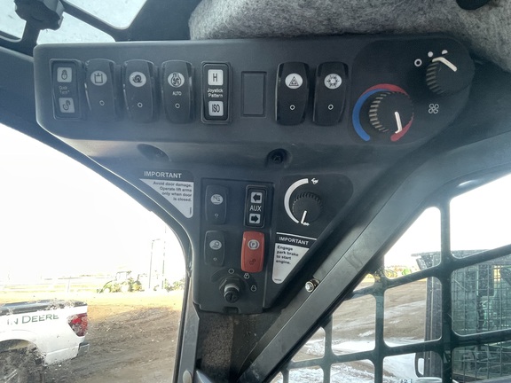 2012 John Deere 328D Skid Steer Loader