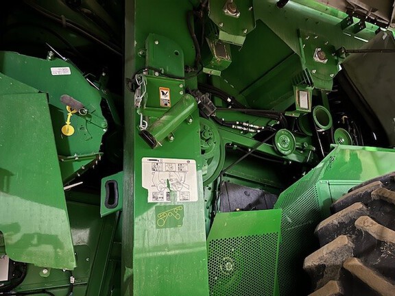 2023 John Deere S780 Combine