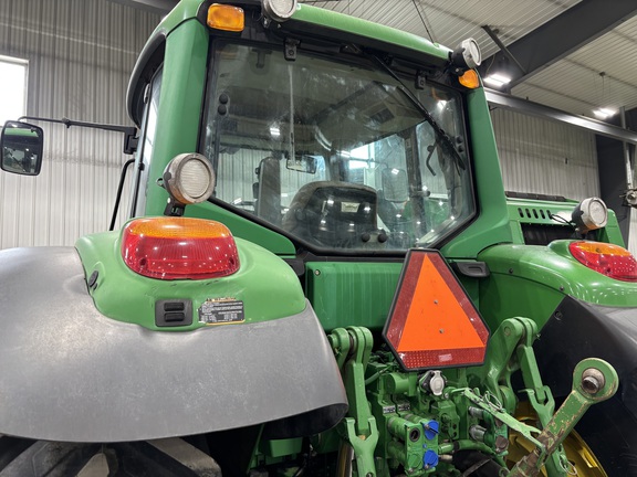 2010 John Deere 7330 Tractor