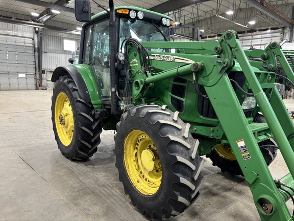 2010 John Deere 7330 Tractor