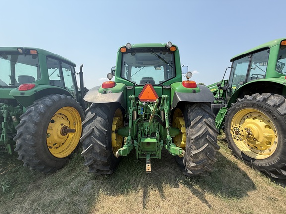 2010 John Deere 7330 Tractor