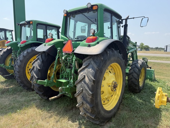 2010 John Deere 7330 Tractor