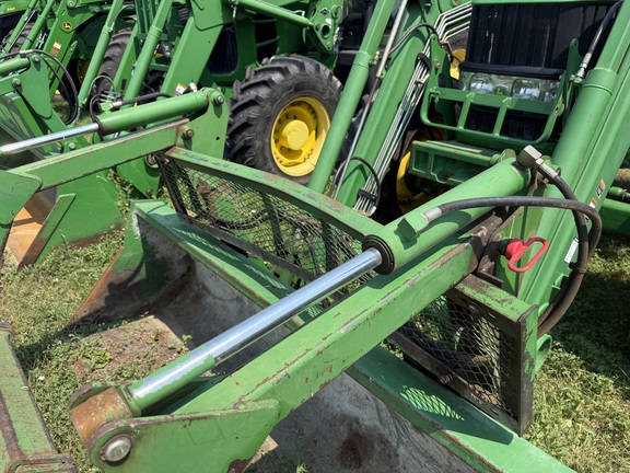 2010 John Deere 7330 Tractor