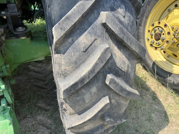 2010 John Deere 7330 Tractor