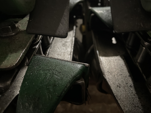 2014 John Deere 608C Header Corn Head