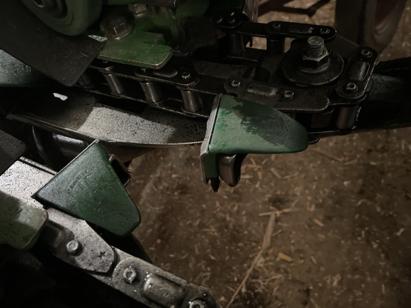 2014 John Deere 608C Header Corn Head