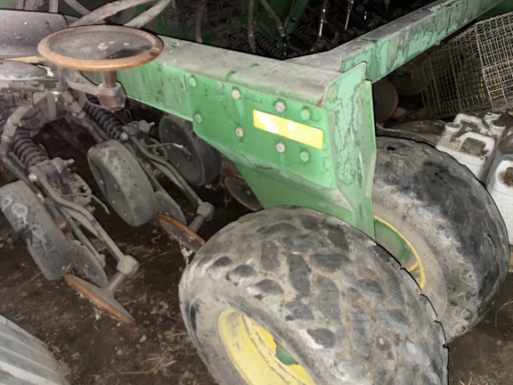 2002 John Deere 1860 Air Seeder