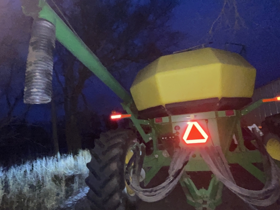 2002 John Deere 1860 Air Seeder