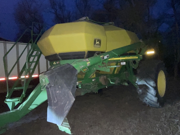 2002 John Deere 1860 Air Seeder