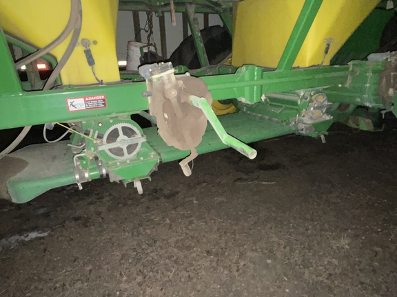 2002 John Deere 1860 Air Seeder