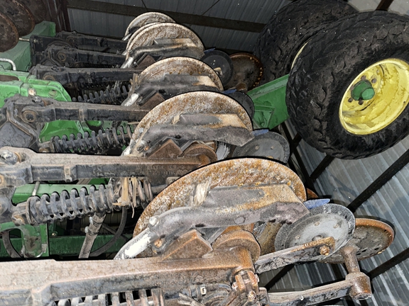 2002 John Deere 1860 Air Seeder