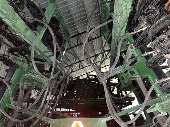 2002 John Deere 1860 Air Seeder