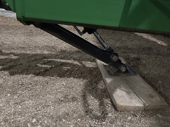 2021 Brent 1596 Grain Cart