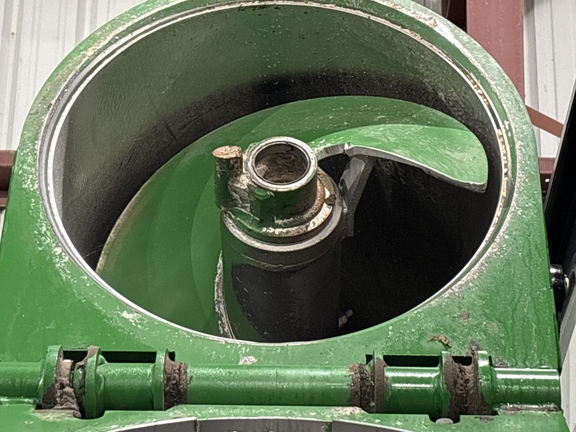 2021 Brent 1596 Grain Cart