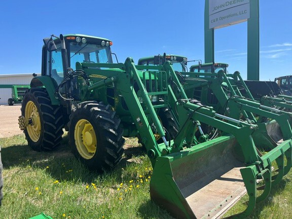 2010 John Deere 7530 Premium Tractor
