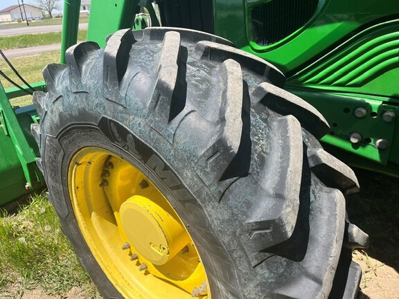 2010 John Deere 7530 Premium Tractor