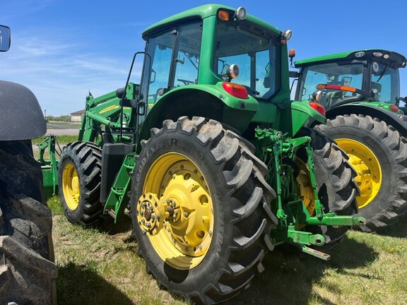 2010 John Deere 7530 Premium Tractor