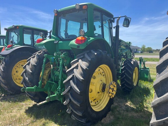 2010 John Deere 7530 Premium Tractor