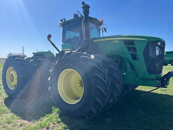2011 John Deere 9330 Tractor 4WD