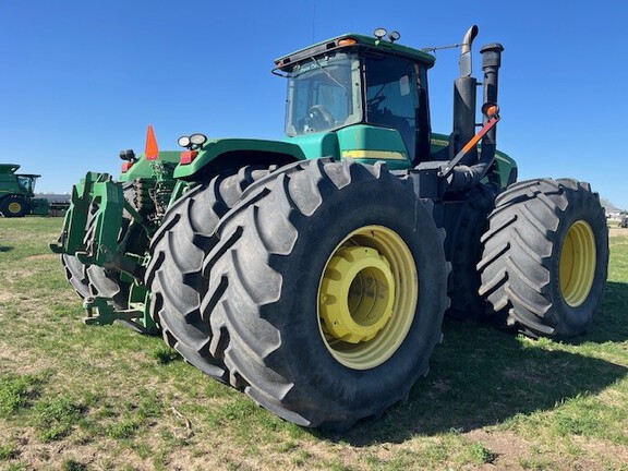 2011 John Deere 9330 Tractor 4WD