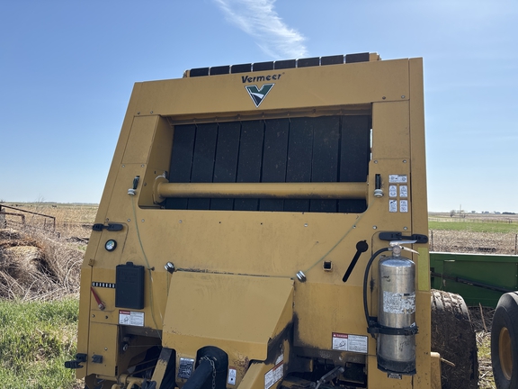 2013 Vermeer 605SM Baler/Round