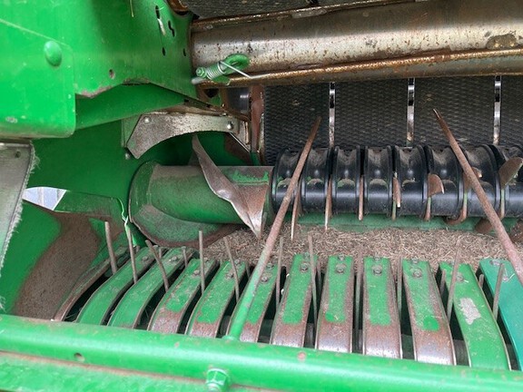 2016 John Deere 569 Baler/Round