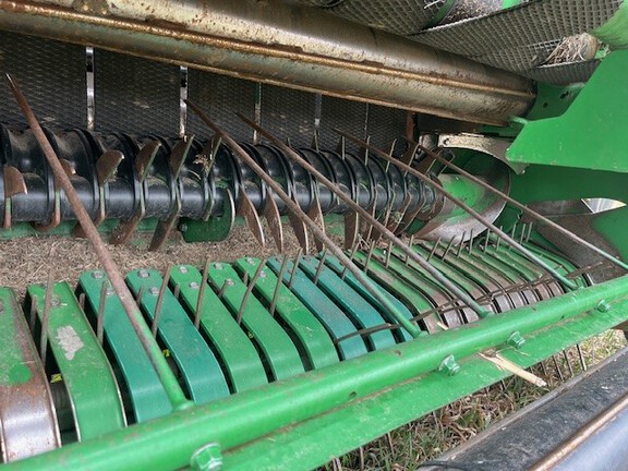 2016 John Deere 569 Baler/Round