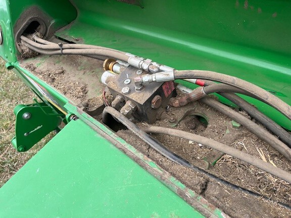 2016 John Deere 569 Baler/Round