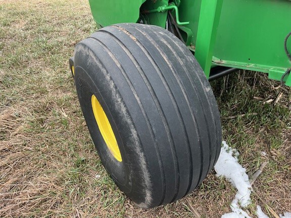 2016 John Deere 569 Baler/Round