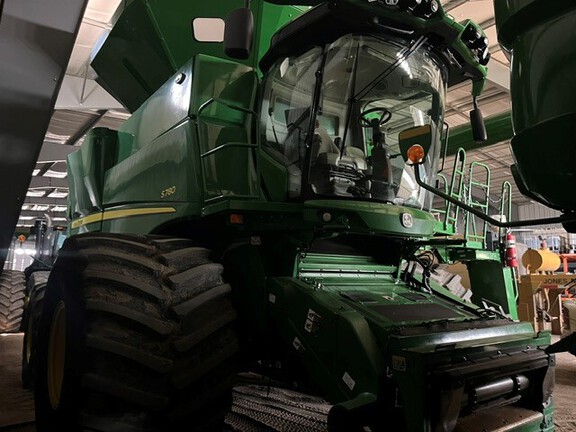 2022 John Deere S780 Combine