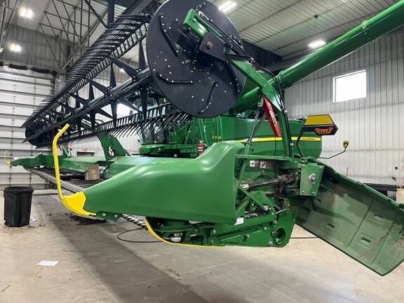 2022 John Deere RD45F Header Combine