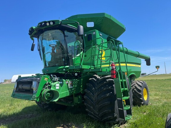 2022 John Deere S780 Combine