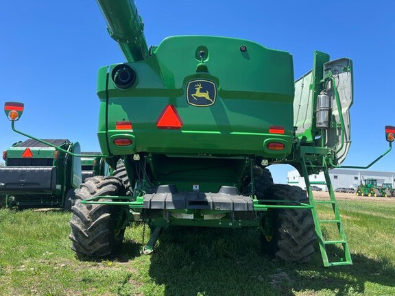 2022 John Deere S780 Combine