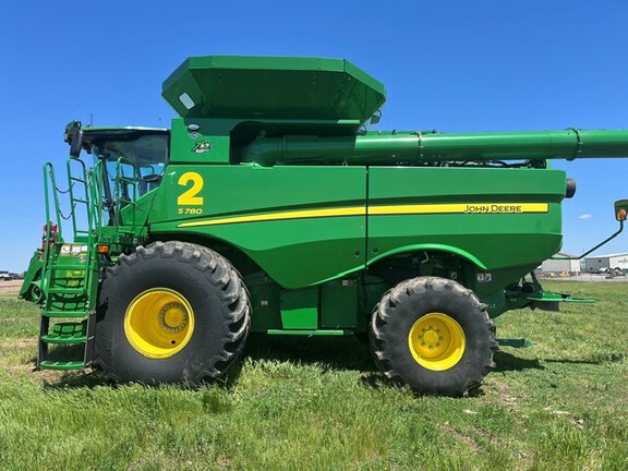 2022 John Deere S780 Combine