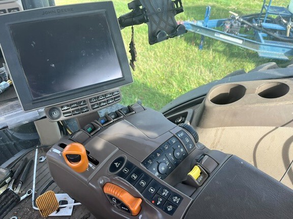 2017 John Deere 8370R Tractor