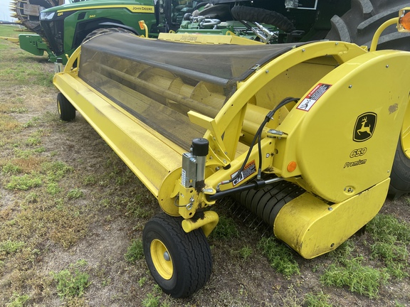 2022 John Deere 659 Header Forage