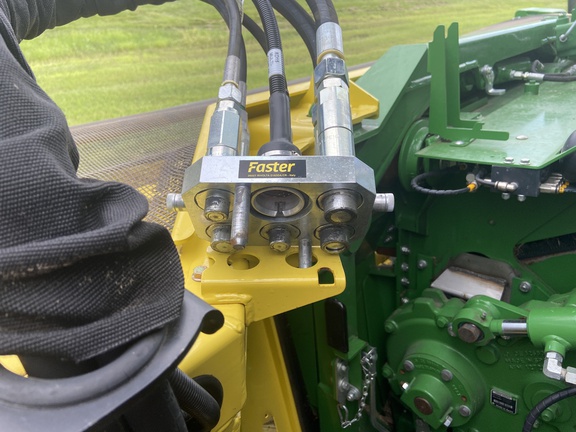 2022 John Deere 659 Header Forage