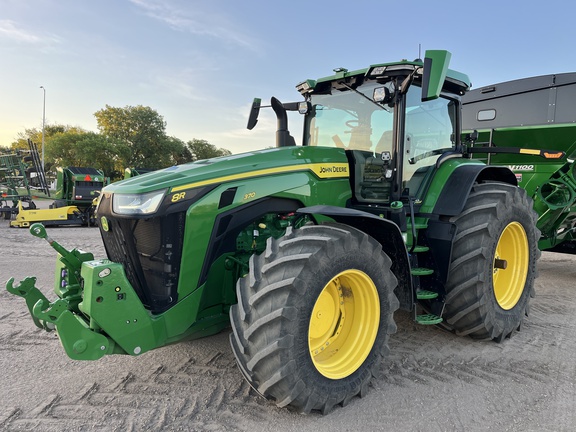 2022 John Deere 8R 370 Tractor