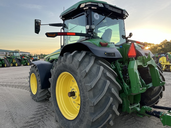 2022 John Deere 8R 370 Tractor