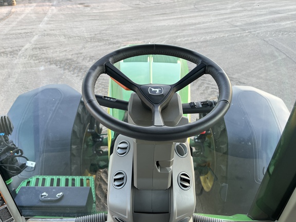 2022 John Deere 8R 370 Tractor