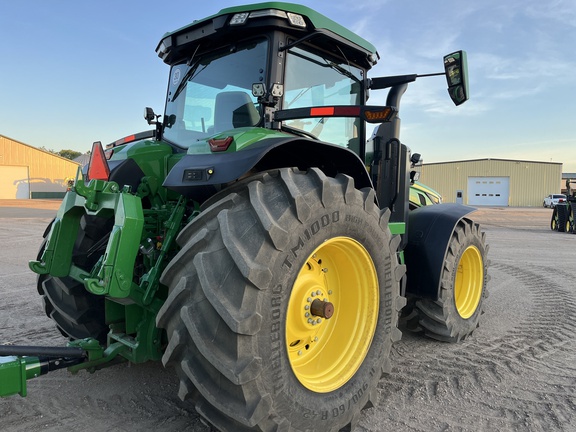 2022 John Deere 8R 370 Tractor