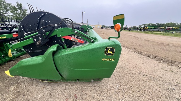 2018 John Deere 645FD Header Combine