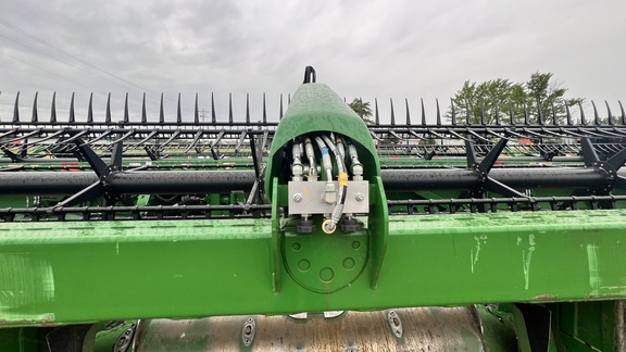 2018 John Deere 645FD Header Combine