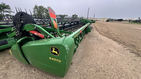 2018 John Deere 645FD Header Combine