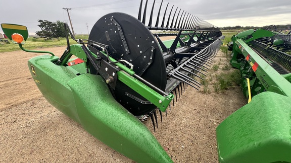 2018 John Deere 645FD Header Combine