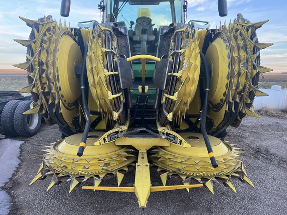 2023 John Deere 772 Header Forage