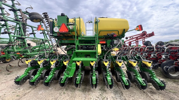 2021 John Deere DB60 Planter