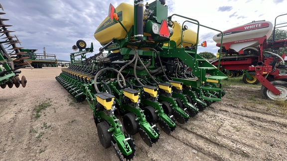 2021 John Deere DB60 Planter