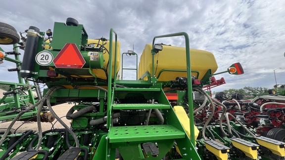 2021 John Deere DB60 Planter