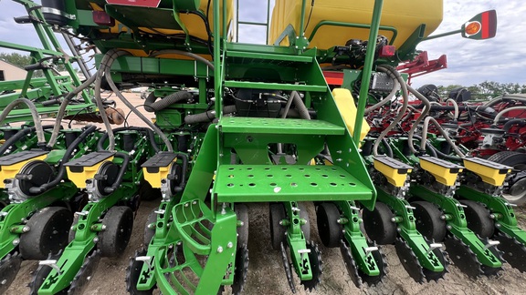 2021 John Deere DB60 Planter